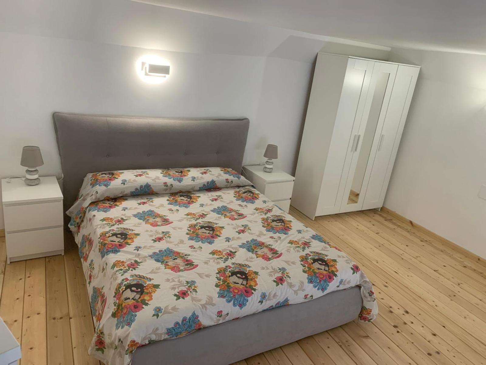 Binario82 Vakantiehuis Catánia